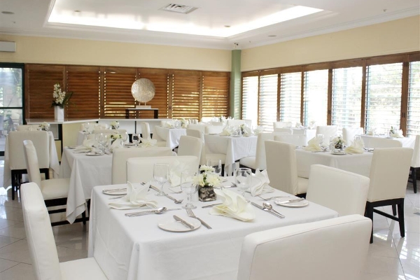 COURTLEIGH HOTEL AND SUITES